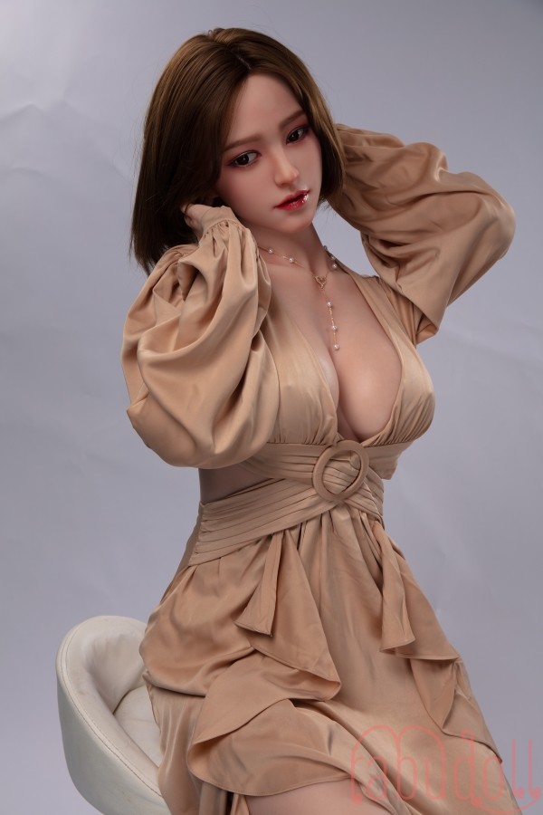 若いと柔らかい F-cup セックスドール