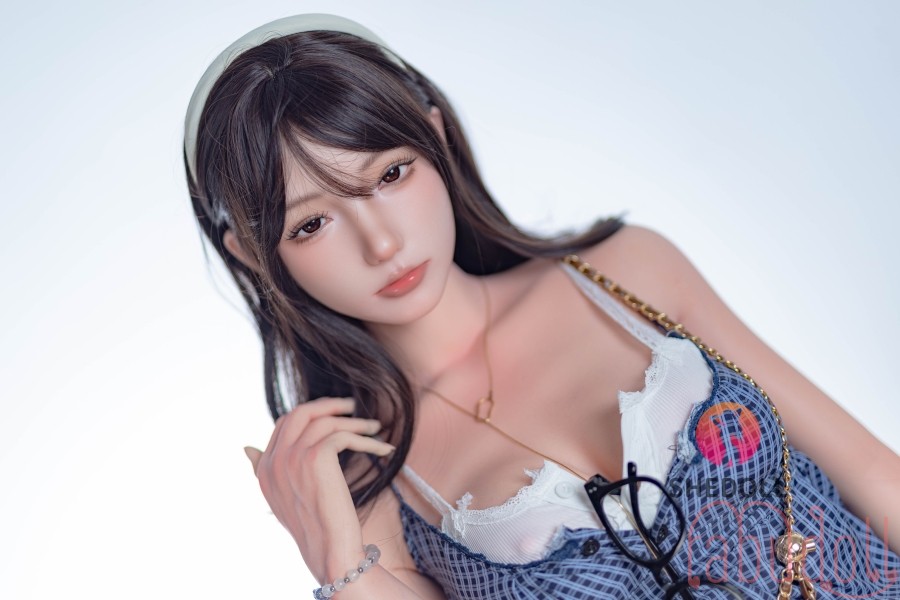 かわいいブルネットの女性 等身 大 ダッチワイフ