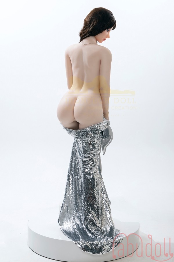 丸い美尻と長い美脚 ドール 等身 大