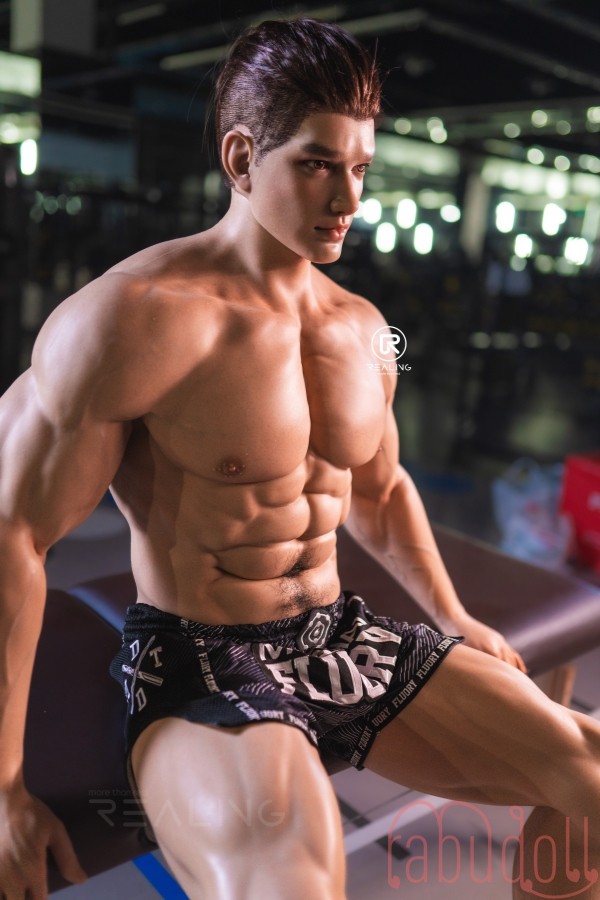 引き締まった筋肉質  セックスドール