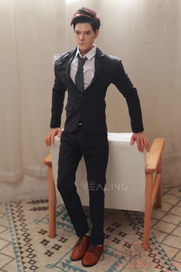 骨っぽいゴツゴツ感  セックスドール