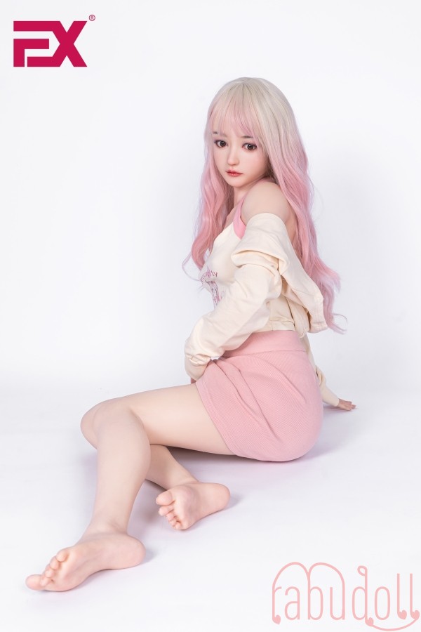 均整のとれた絶妙な造形 アダルト 人形