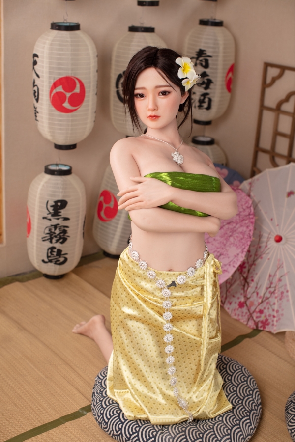 色白のムチッとした美尻 F-cup セックスドール