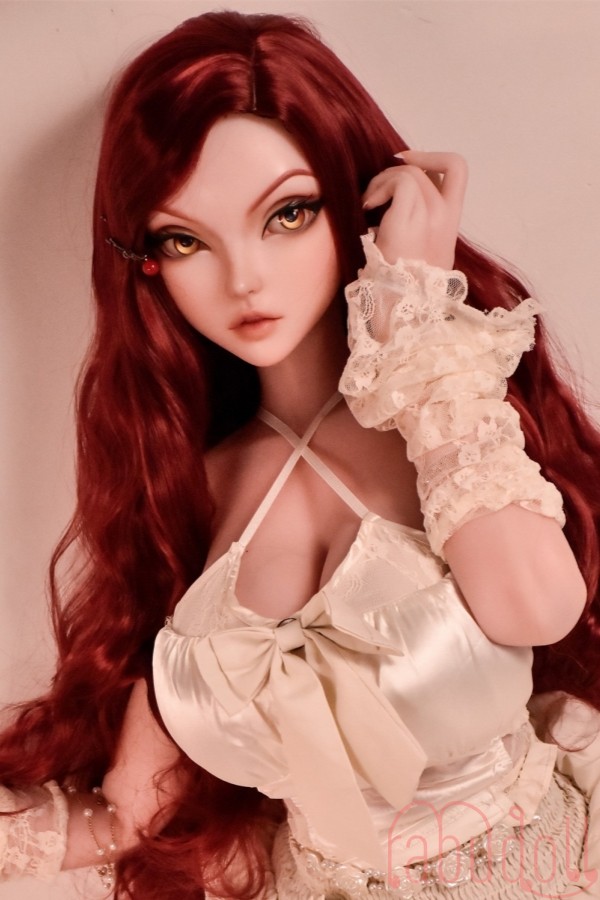 かわいい長い髪の女性  セックスドール