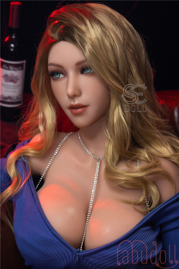 色気もある巨尻 セックスドール画像